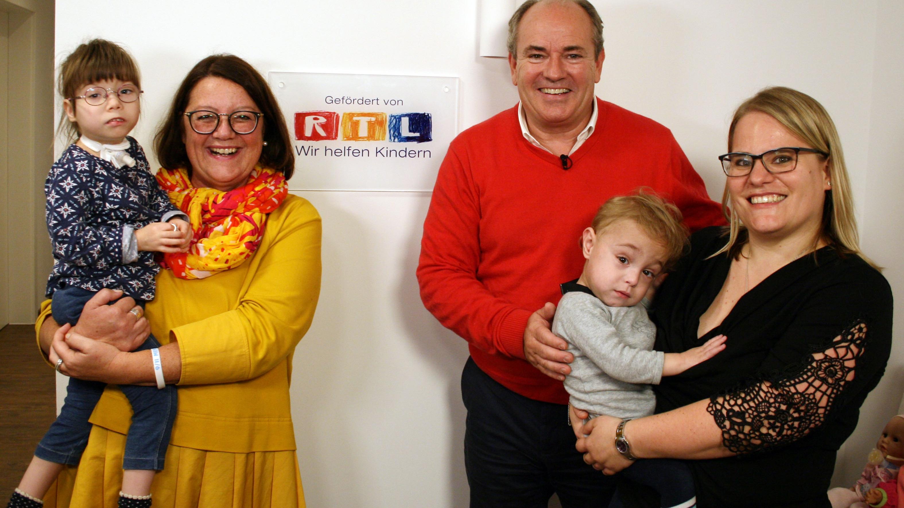 851.000 Euro für Projekt von Mario Götze: Die ambulante nestwärme-Notstation ist eingerichtet Wolfram Kons bei der Eröffnung der Notstation des Vereins Nestwärme e.V. in Trier.