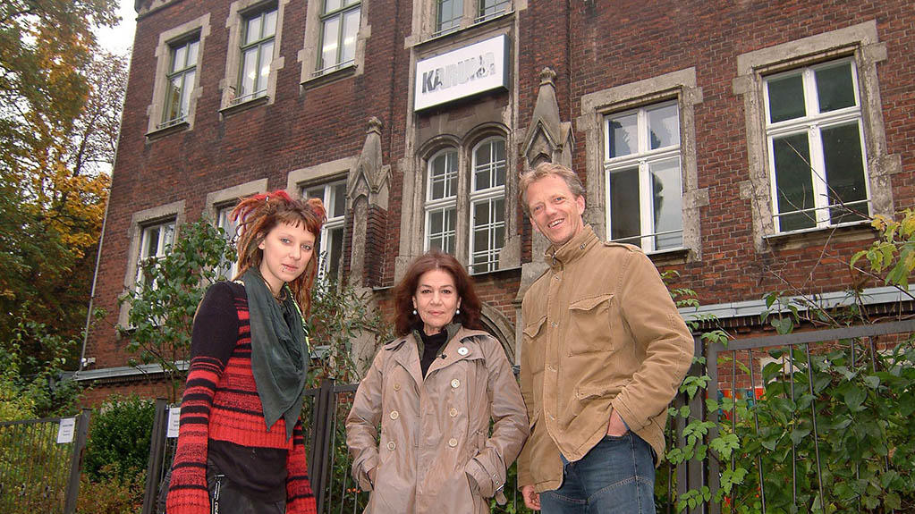 Hannelore Elsner: Projekt 2006 Berlin Das "RTL Spendenmarathon 2006"-Projekt für Berliner Strassenkids wird unterstützt von Hannelore Elsner (Mi.). Es soll eine Ganztagsschule entstehen, die speziell für suchtgefährdete Kinder offen ist.