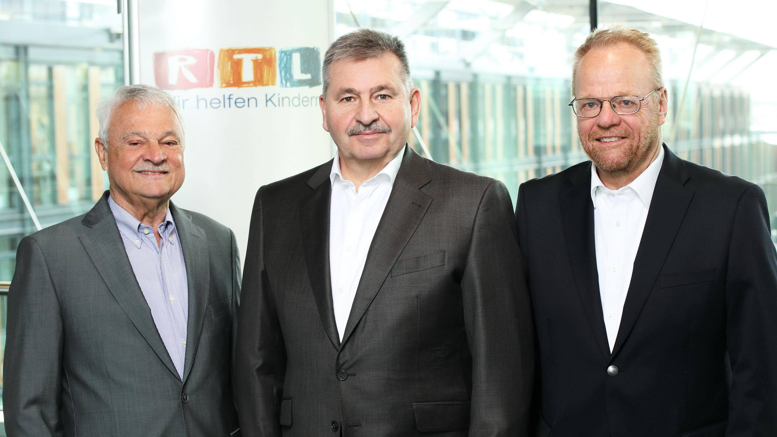 RTL - Wir helfen Kindern: Gremien Der Beirat der Stiftung RTL - Wir helfen Kindern e.V. besteht aus drei Personen: (v.l.) Dr. Herbert Ferger, Vorsitzender Peter Simon und stellvertretender Vorsitzender Hans-Georg Strecker.
