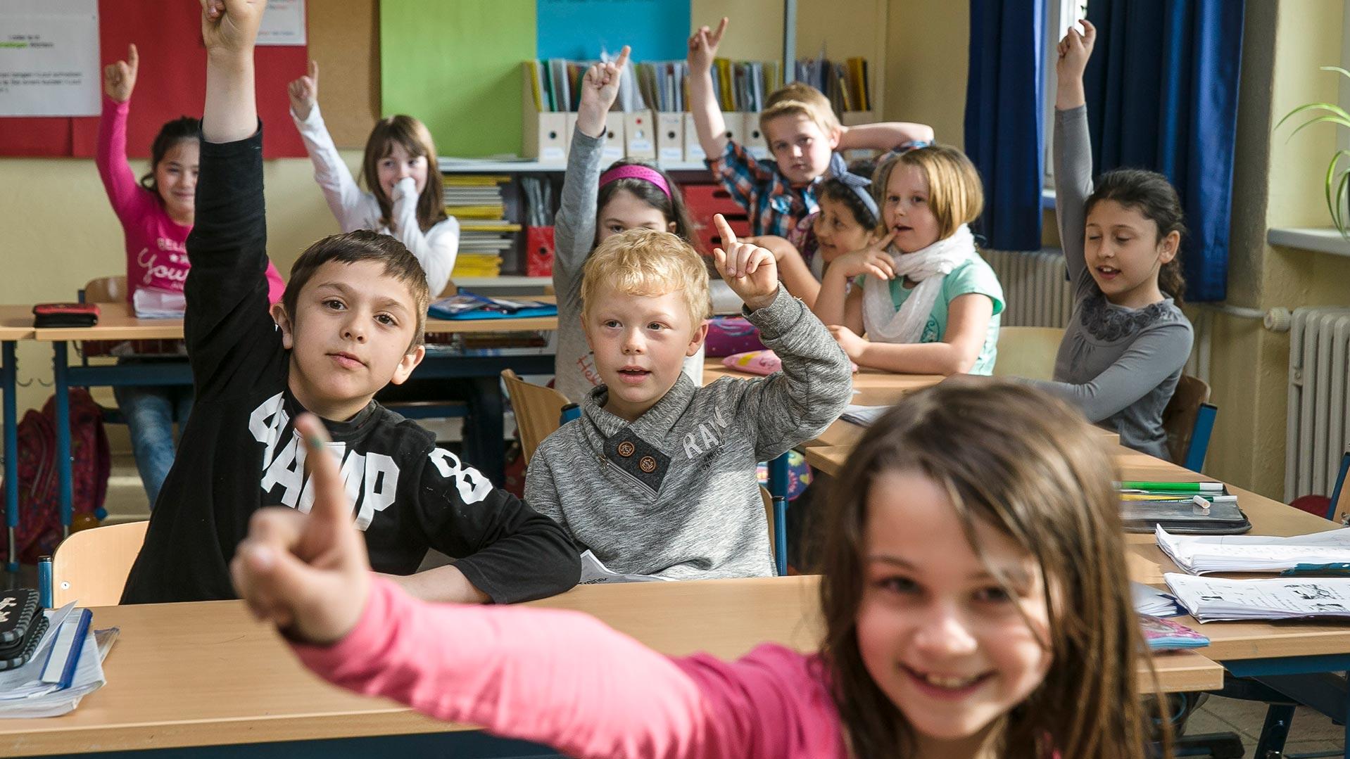 Gegen Kinderarmut: Peter Maffay und Wolfram Kons starten Weltrekord-Walk walk4help ist eine Charity-Aktion in Braunschweig im Kampf gegen Kinderarmut.