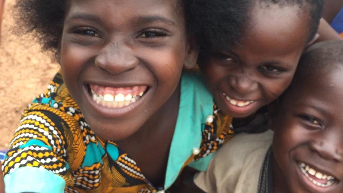 Große Hilfe für die Kleinsten! „RTL – Wir helfen Kindern“-Pate Lars Riedel in Benin Dank Spendengelder der Stiftung "RTL - Wir helfen Kindern" können mehr Kinder in Benin operiert werden.