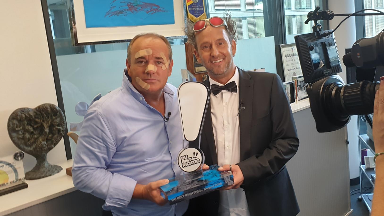 „DU BIST RICHTIG!! Award 2019": Mediengruppe RTL erhält den Sonderpreis für besonderes Engagement gegen Mobbing Die Mediengruppe RTL erhält den „DU BIST RICHTIG!! Award 2019" der Stiftung „Mobbing stoppen! Kinder stärken“ für ihr Engagement gegen Mobbing.