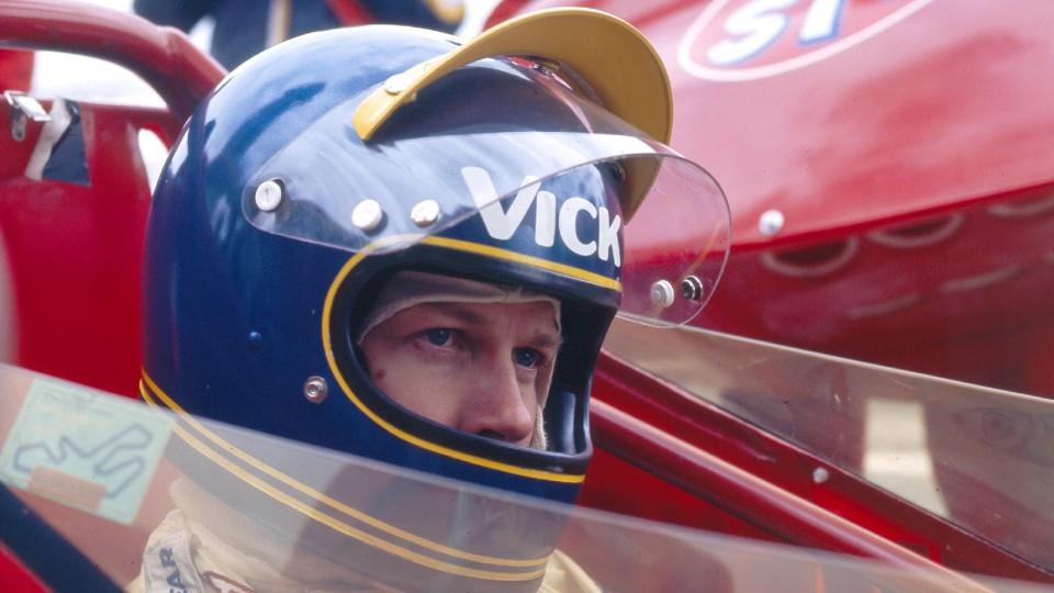 Ronnie Peterson: Rennfahrer. Draufgänger. Legende. Ronnie Peterson in einem Rennwagen