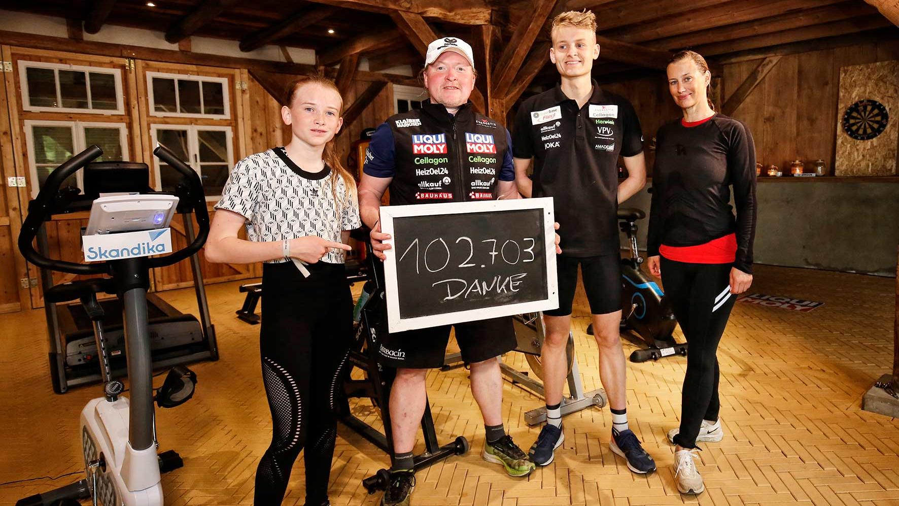 Joey Kelly erkämpft 102.703 Euro bei „24h Kelly Corona Challenge“ und stellt neuen Weltrekord auf! Joey Kelly kann mit seiner Familie die finale Spendensumme verkünden.