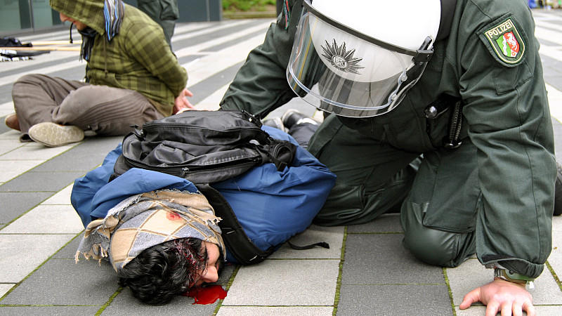 Streit zwischen Pro NRW und Salafisten eskaliert Pro NRW, Karikaturen, Westergaard, Salafisten, Urteil, Bielefeld, Bonn