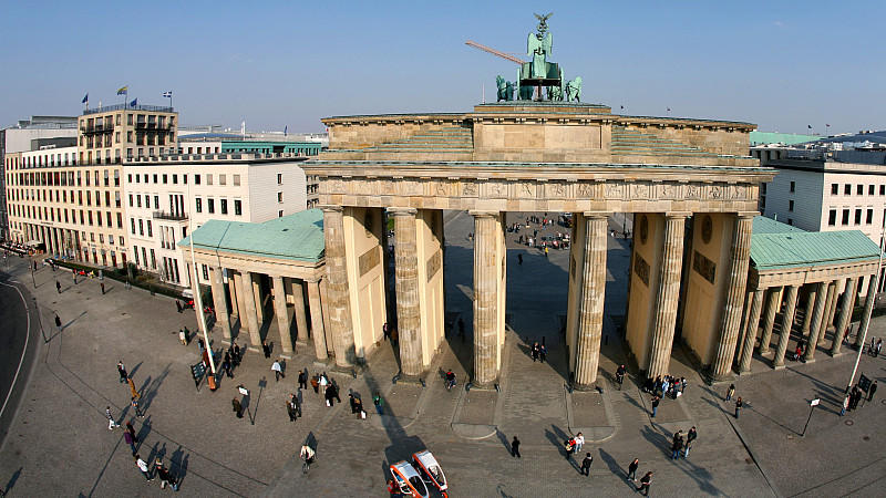 Antrittsbesuch in Berlin: Hollande besucht Merkel Antrittsbesuch in Berlin: Hollande besucht Merkel