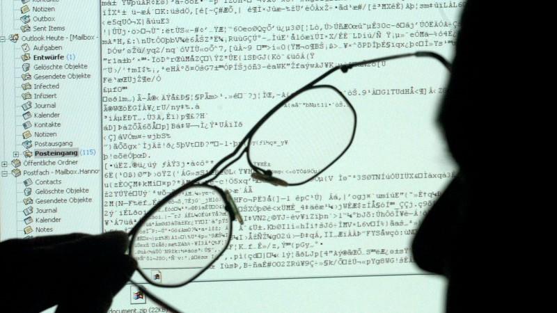Achtung: Betrüger verschicken gefälschte Abmahnungen per Mail E-Mails mit gefährlichem Computer-Virus im Anhang