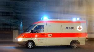 Auto rast in Menschenmenge: Verletzte In Zweibrücken ist ein Autofahrer in eine Menschengruppe gerast. (Foto: Motivbild)