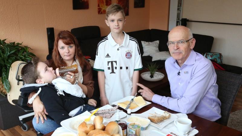 'RTL – Wir helfen Kindern'-Pate Günter Wallraff engagiert sich für das Kinderhospiz Burgholz 'RTL - Wir helfen Kindern'-Projektpate Günter Wallraff