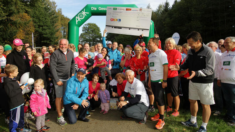 walk4help: 56.000 Euro an 'RTL - Wir helfen Kindern' walk4help-Lauf in Bad Griesbach