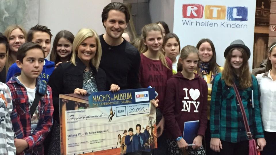 "Nachts im Museum": Knochenzählen mit Jennifer Knäble und Alexander Klaws! "Nachts im Museum": Knochenzählen mit Jennifer Knäble und Alexander Klaws!
