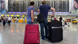 Spartipps für den Flughafen: So geben Sie beim Essen, Trinken und Parken weniger aus Goldene Regel für den Flughafen: So geben Sie beim Essen, Trinken und Parken weniger aus.