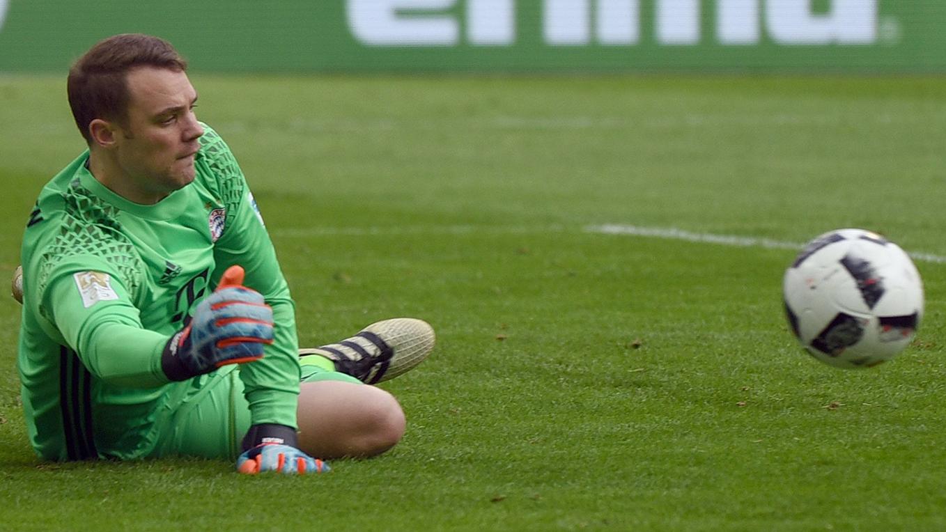 DFB: Manuel Neuer sagt erste Länderspiele wegen Wadenproblemen ab 04.03.2017, xhbx, Fussball 1.Bundesliga, 1.FC Koeln - FC Bayern Muenchen, emspor, v.l. Manuel Neuer (FC Bayern Muenchen) Koeln04 03 2017 xhbx Football 1 Bundesliga 1 FC Cologne FC Bavaria Munich emspor v l Manuel later FC Bavaria Munich Cologne