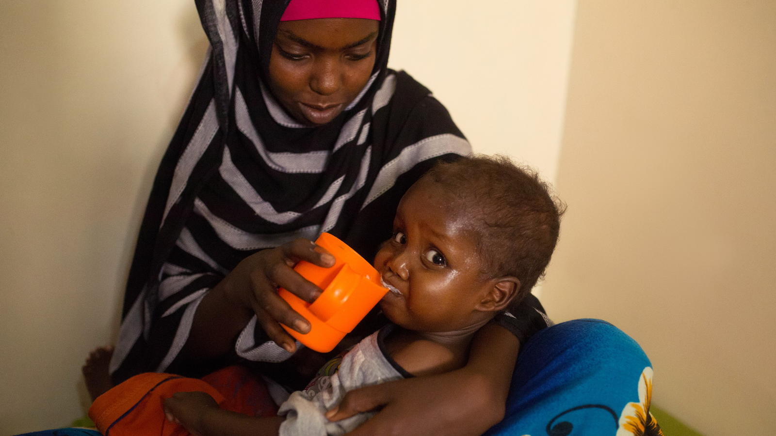 „RTL – Wir helfen Kindern“ spendet 1.153.985 Euro nach Ostafrika Soforthilfe von RTL - Wir helfen Kindern für die von der Dürrekatastrophe betroffenen Familien in Ostafrika.