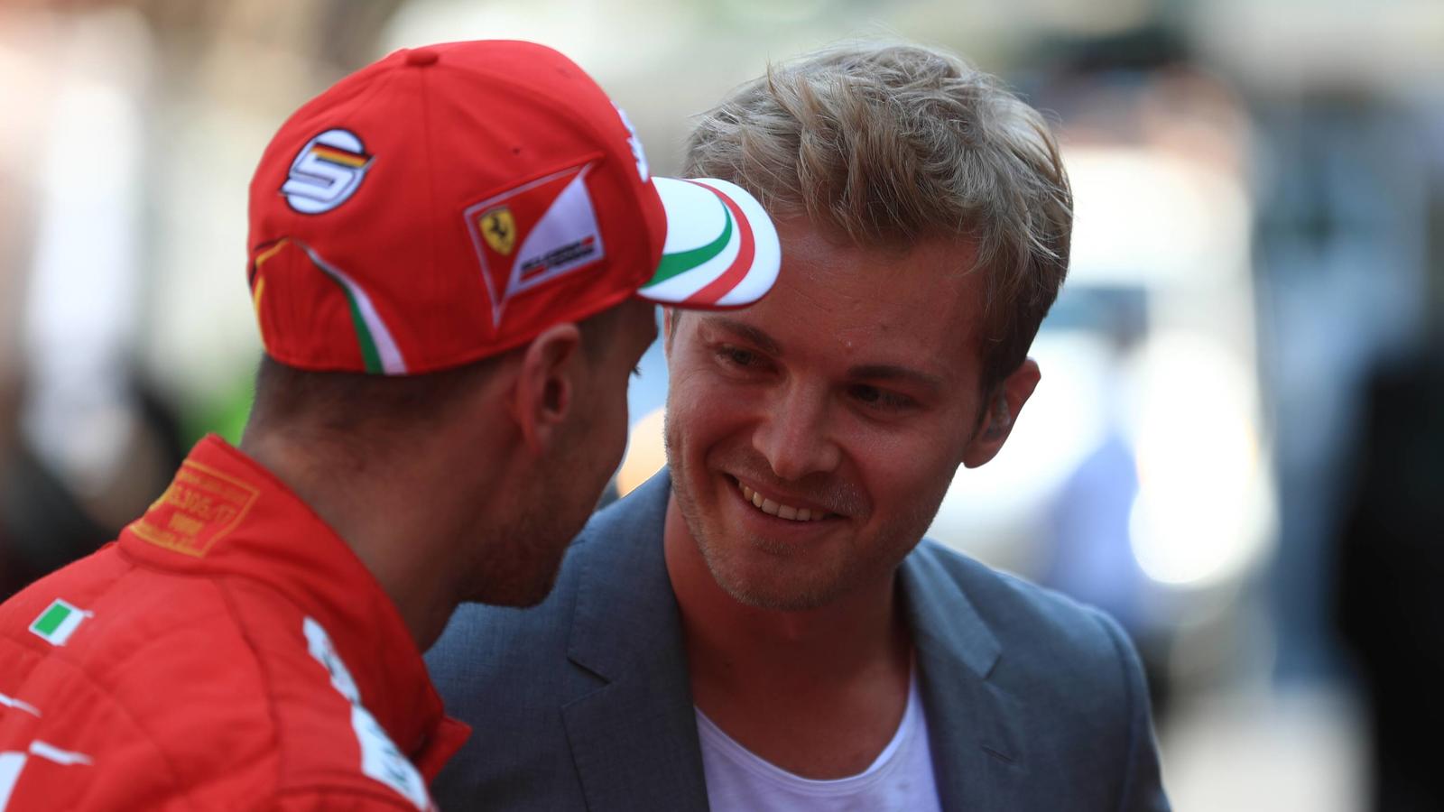 Formel 1: So schätzt Nico Rosberg die Chancen von Sebastian Vettel und Ferrari ein May 28th 2017, Monaco; F1 Grand Prix of Monaco Race Day; Sebastian Vettel - Scuderia Ferrari wins the Monaco GP chats with Nico Rosberg xLeannexBoonx PUBLICATIONxINxGERxSUIxAUTxHUNxSWExNORxDENxFINxONLY ActionPlus11884987May 28th 2017 Monaco F1 Grand