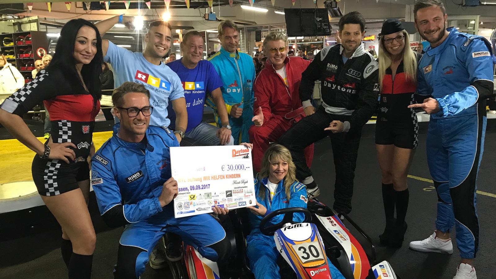 30.000 Euro beim Daytona-Kartrennen: „RTL – Wir helfen Kindern“-Promi-Staffel gibt Gas! Promi-Staffel für „RTL – Wir helfen Kindern“ beim Daytona-Kartrennen