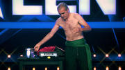 Nicht nachmachen! Tim Cridlands eklige Faden-Performance Nicht nachmachen! Tim Cridlands eklige Faden-Performance