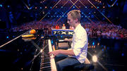 Musiker Thomas punktet mit "lustigem" Klavierspiel Musiker Thomas punktet mit "lustigem" Klavierspiel