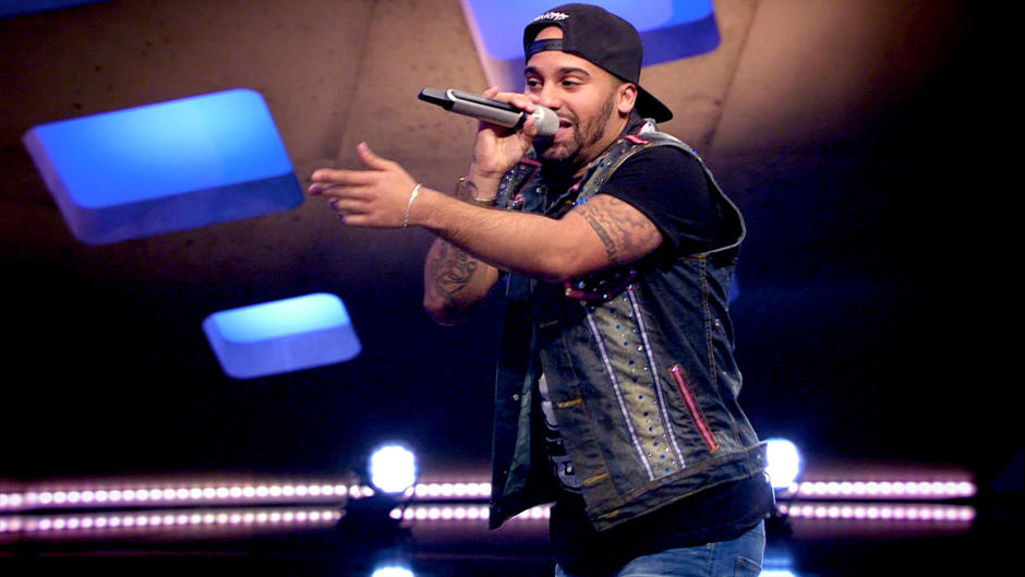 Mit seinem positiven Rap kommt Jason Medina bei der Jury an Mit seinem positiven Rap kommt Jason Medina bei der Jury an