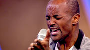 Tyrell Andersons Stimme erinnert an "Ziegengeburt" Tyrell Andersons Stimme erinnert an "Ziegengeburt"