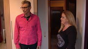Jörg geht in Gabis Schlafzimmer auf Entdeckungsreise Jörg geht in Gabis Schlafzimmer auf Entdeckungsreise