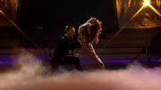 Eric Stehfest und Oana Nechiti zeigen gefühlvolle Rumba Eric Stehfest und Oana Nechiti zeigen gefühlvolle Rumba