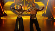 Alessandra und Sergiu mit einem feurigen Paso Doble Alessandra und Sergiu mit einem feurigen Paso Doble