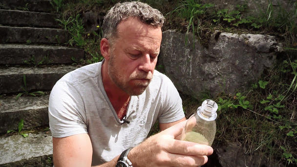 Das Jenke-Experiment: Jenke isst wie ein Essgestörter Das Jenke-Experiment: Jenke isst wie ein Essgestörter