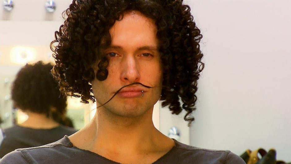 Welche Frisur darf es sein, Alexander? Welche Frisur darf es sein, Alexander?
