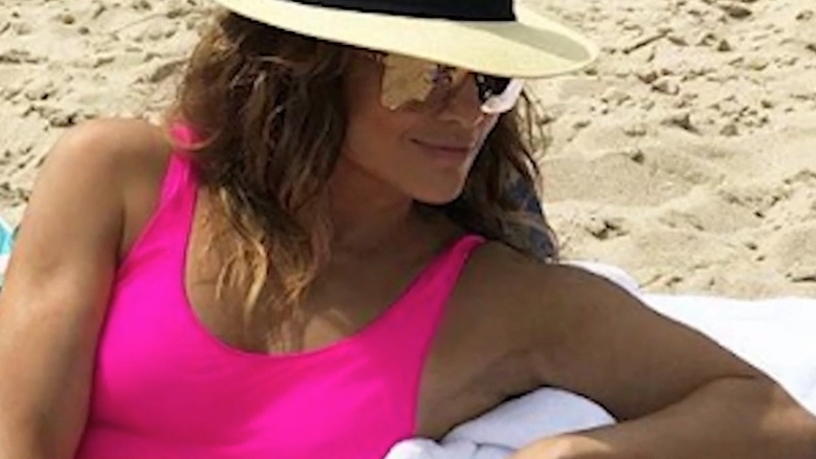 Ist Jennifer Lopez etwa verlobt? JLo trägt einen verdächtigen Klunker!