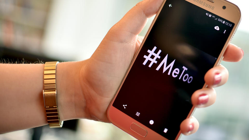 Anwältin schätzt Situationen ein #Metoo: Was ist sexuelle Belästigung?