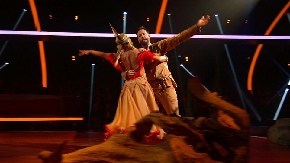 Let's Dance 2016: Sechste Liveshow Michael Wendler und Isabel Edvardsson mit Western-Walzer