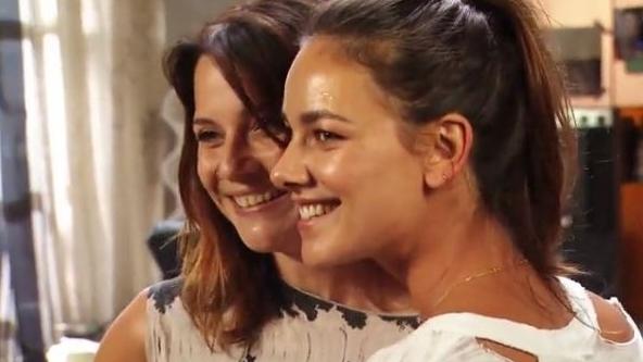 Große Überraschung für Linda Marlen Runge Janina Uhse kommt zum Abschied ans GZSZ-Set