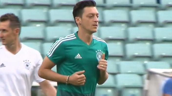 Paukenschlag in drei Teilen Mesut Özil erklärt Rücktritt aus Nationalmannschaft
