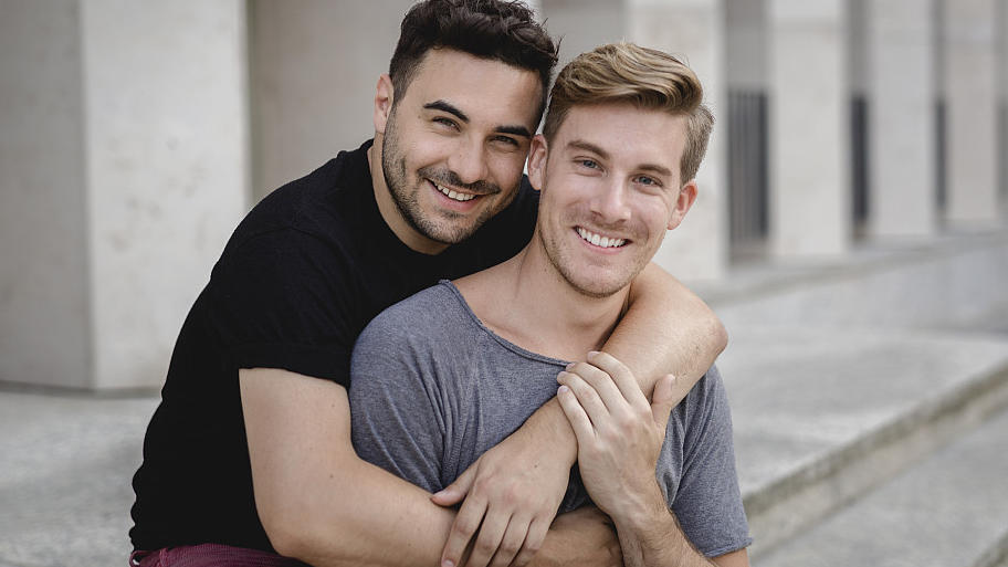 "Unter uns"-Star Lars Steinhöfel und sein Liebster Dominik Hochzeit & Baby: Das planen Lars und Dominik für die Zukunft