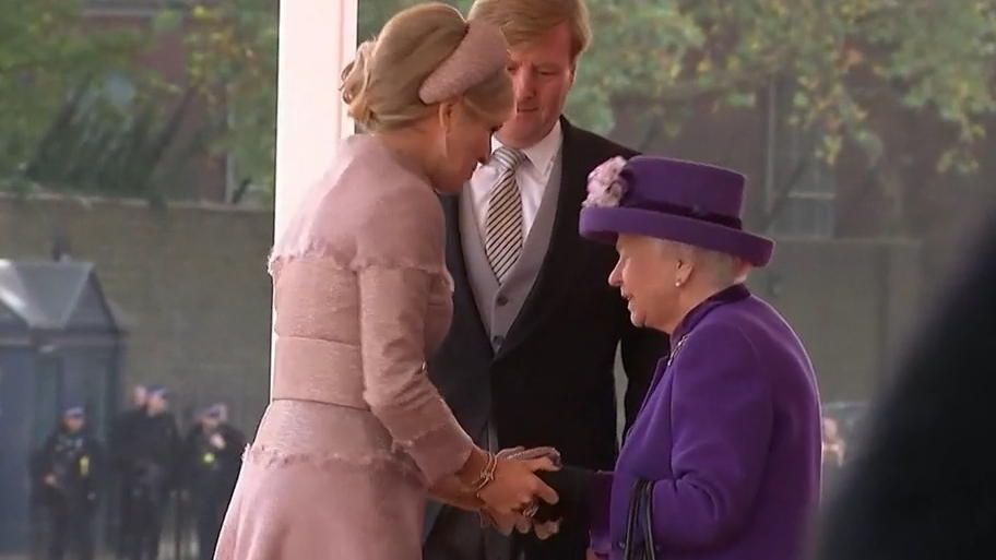Begrüßungsfeier am Buckingham Palast König Willem-Alexander & Queen Elizabeth: Lustige Begrüßung