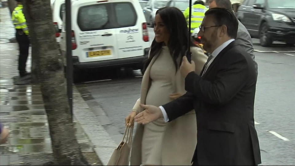 Günstig-Dress Herzogin Meghan trägt H&M