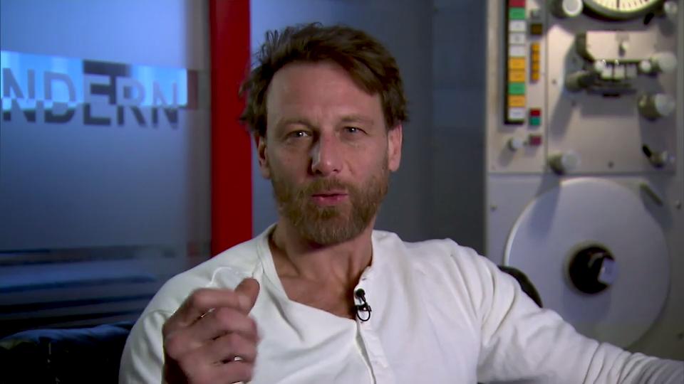 Der Lehrer verabschiedet Jessica Ginkel Hendrik Duryn: Danke für all die Leidenschaft!