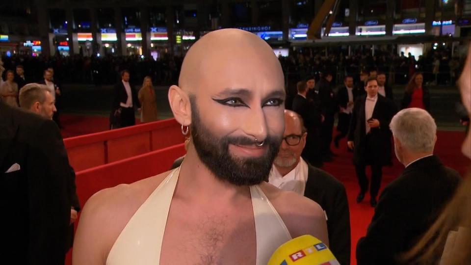 Oben ohne beim Opernball So kam Conchita zur neuen Frisur
