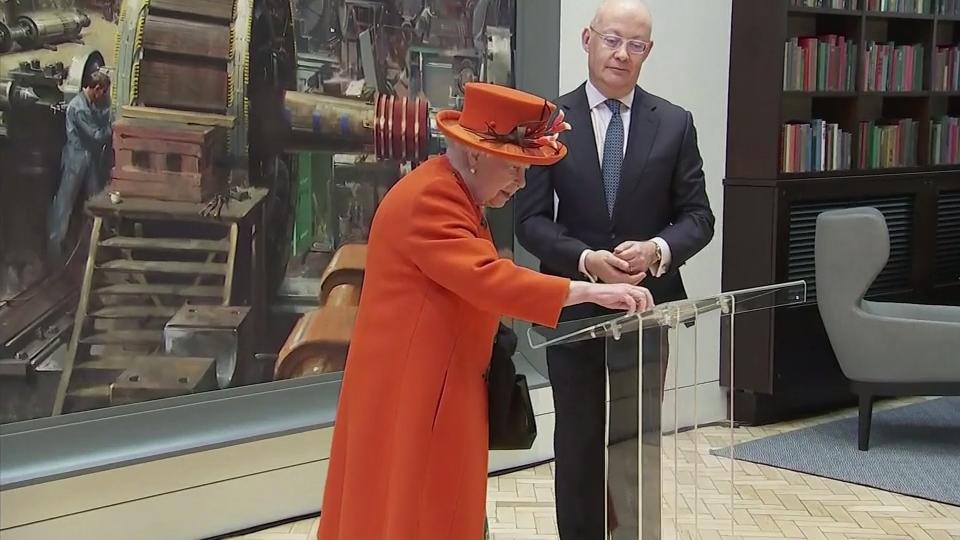 Besuch im Wissenschaftsmuseum in London Queen Elizabeth: Ihr erster Instagram-Post