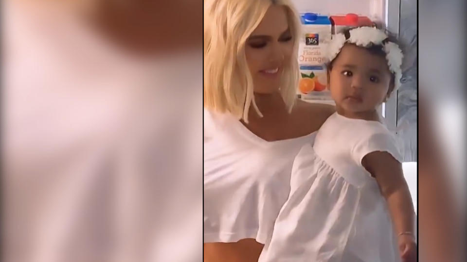 Die beste Medizin gegen Liebeskummer Töchterchen True heitert Khloe Kardashian auf