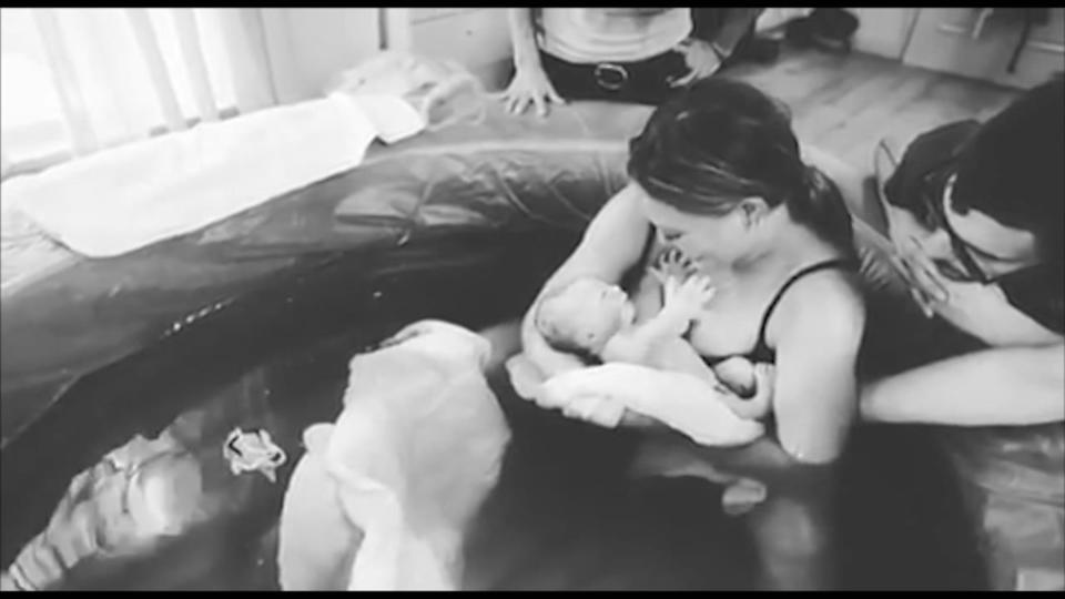 Hilary Duff nach ihrer Wassergeburt Zuckersüßer erster Moment zwischen Mutter und Tochter