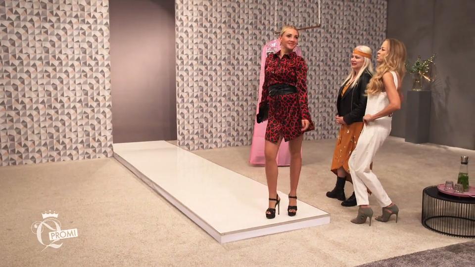 Ein Trick macht das Kleid kürzer So sexy zeigt sich Evelyn Burdecki auf dem Catwalk