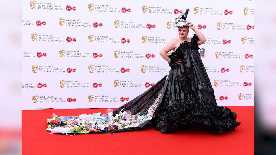 Dieses Outfit ist reif für die Tonne Daisy May Coopers "Trash"-Look