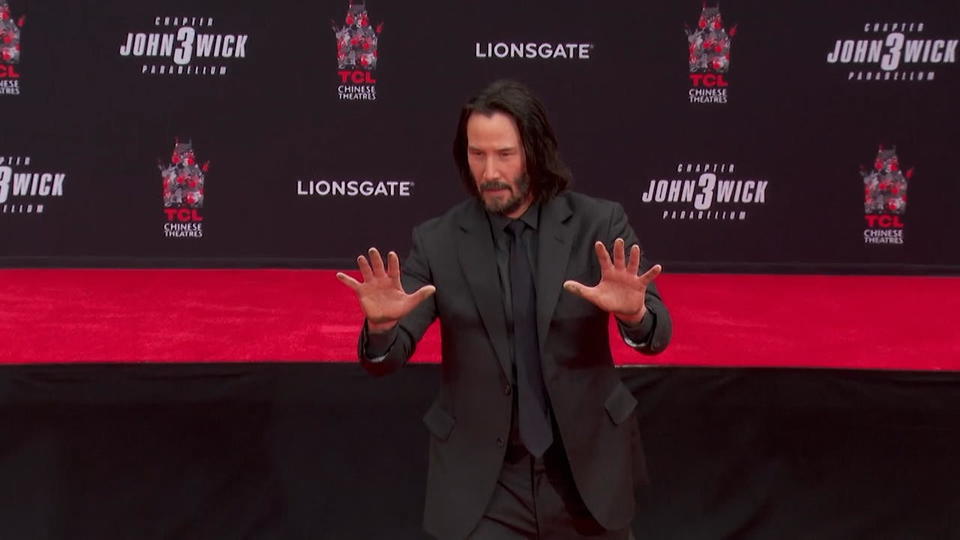 Er brauchte 3 Anläufe Keanu Reeves verewigt sich in Hollywood