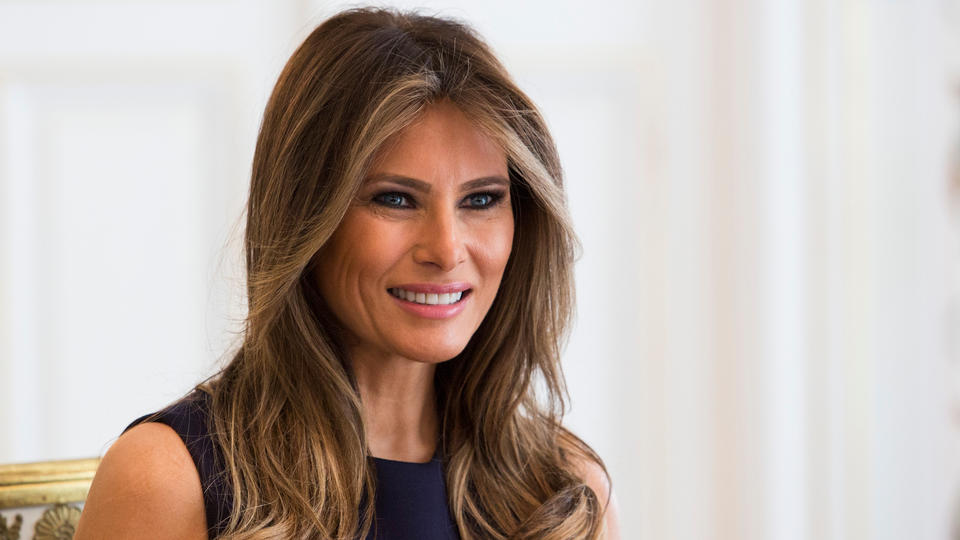 Zufall oder Absicht? Melania Trump im Lady Diana-Look