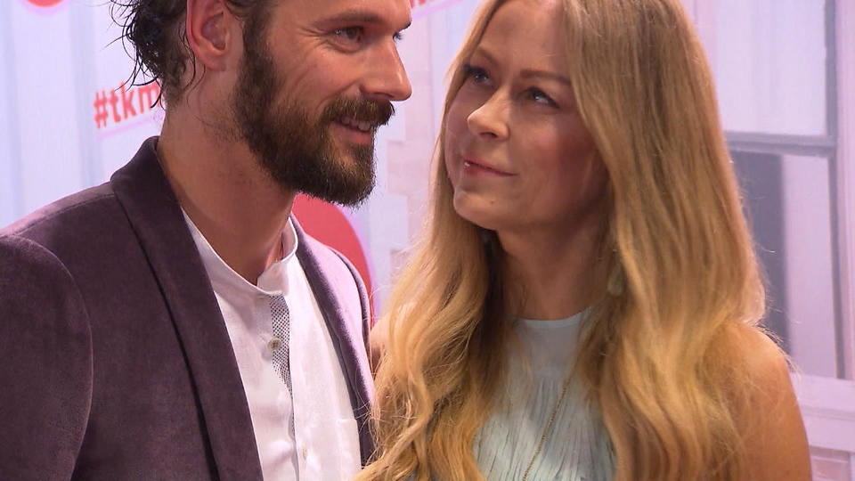 Total happy Jenny Elvers zeigt sich mit neuem Freund