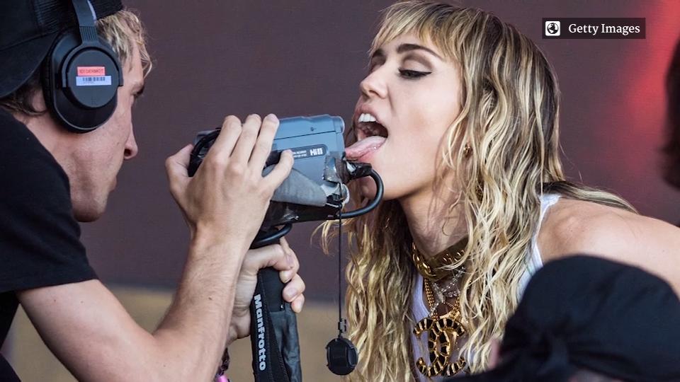Glastonbury Festival Miley Cyrus - zurück zur Göre?