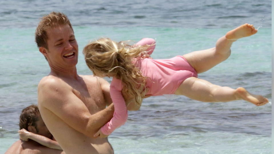 Familienzeit am Strand Nico Rosberg gibt auch bei seinen Kids Vollgas