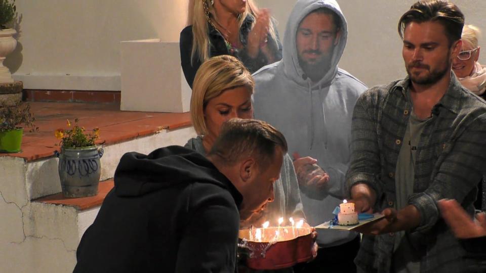 Happy Birthday! Willi Herren feiert seinen 44. im Sommerhaus